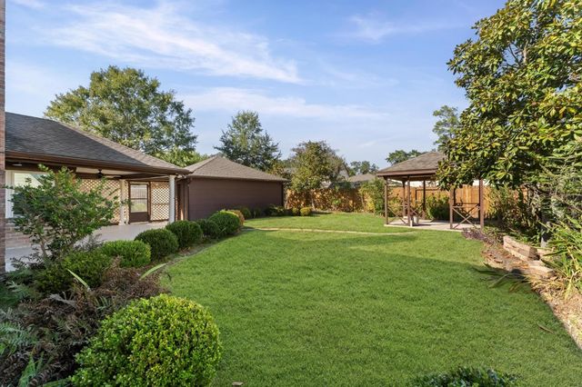 7311 17th Green Drive, Humble, TX 77346