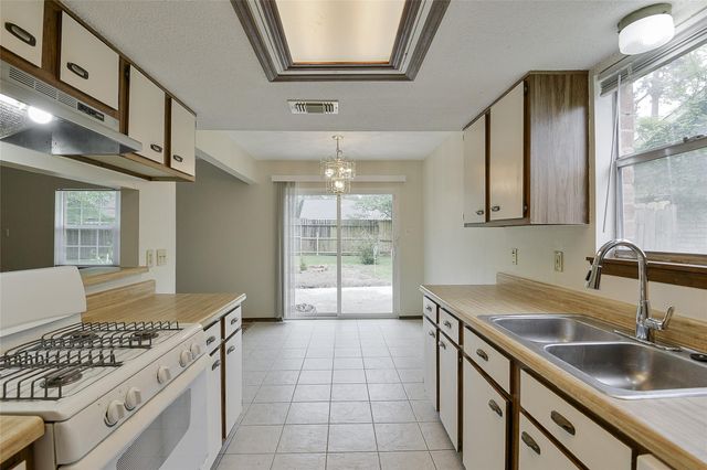 20134 Dawn Mist Drive, Humble, TX 77346