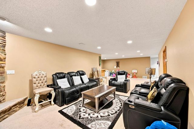 609 Lexington Lane, Moorhead, MN 56560