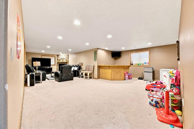 609 Lexington Lane, Moorhead, MN 56560