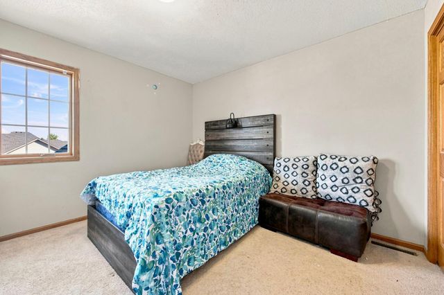 609 Lexington Lane, Moorhead, MN 56560