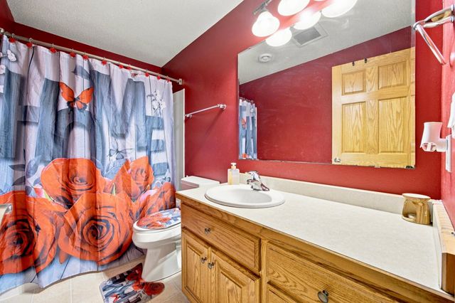 609 Lexington Lane, Moorhead, MN 56560