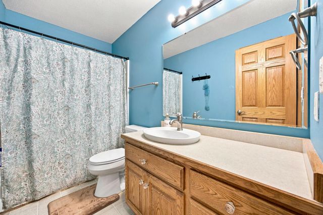 609 Lexington Lane, Moorhead, MN 56560