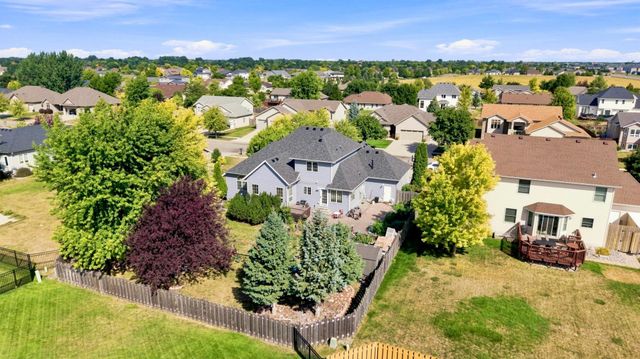 609 Lexington Lane, Moorhead, MN 56560