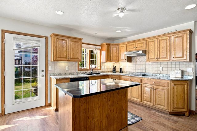 609 Lexington Lane, Moorhead, MN 56560