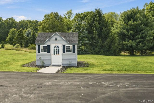 16 Rosio Lane, Modena, NY 12548