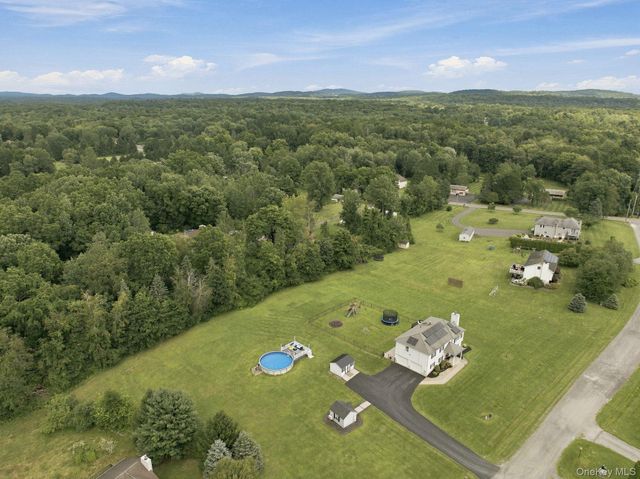 16 Rosio Lane, Modena, NY 12548