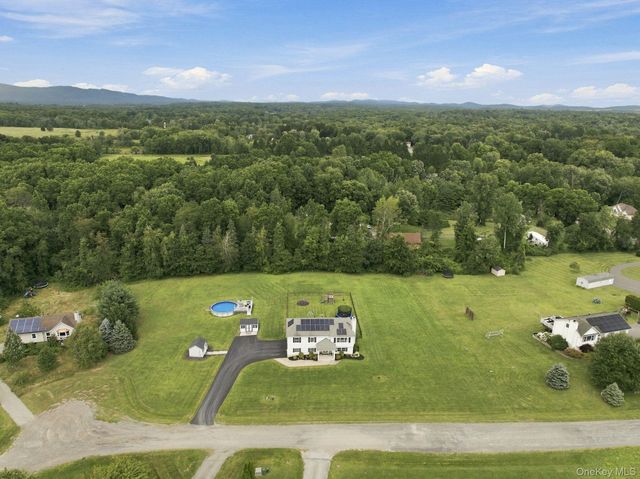 16 Rosio Lane, Modena, NY 12548