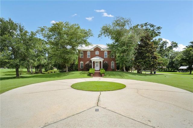 5880 Plantation Woods Drive, Theodore, AL 36582