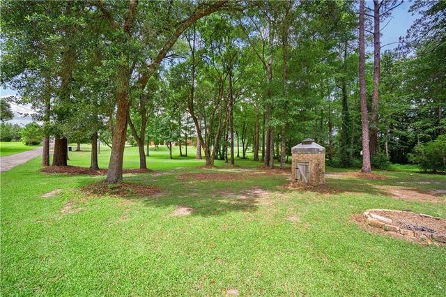 5880 Plantation Woods Drive, Theodore, AL 36582
