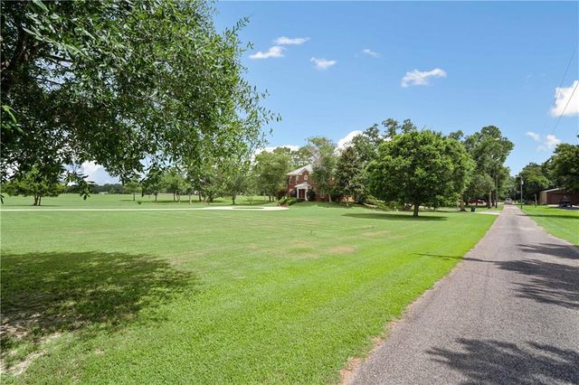 5880 Plantation Woods Drive, Theodore, AL 36582