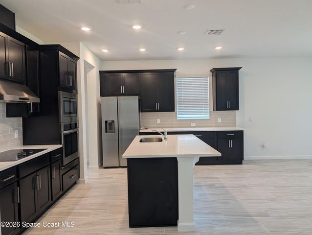 938 Soleway Avenue NW, Palm Bay, FL 32907