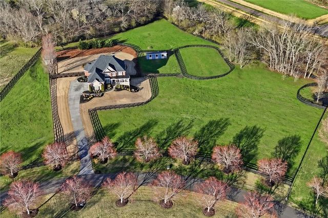 140 Red Gate Lakes Drive, Canton, GA 30115