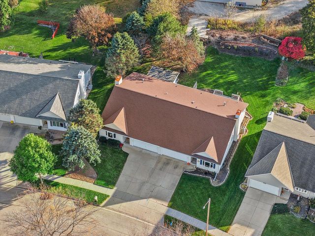 1707 Eden DRIVE, West Bend, WI 53095