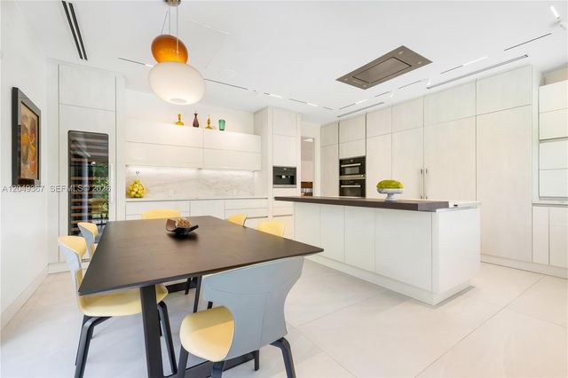 7180 E Lago Drive, Coral Gables, FL 33143