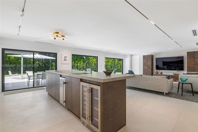 7180 E Lago Drive, Coral Gables, FL 33143