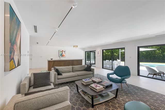 7180 E Lago Drive, Coral Gables, FL 33143