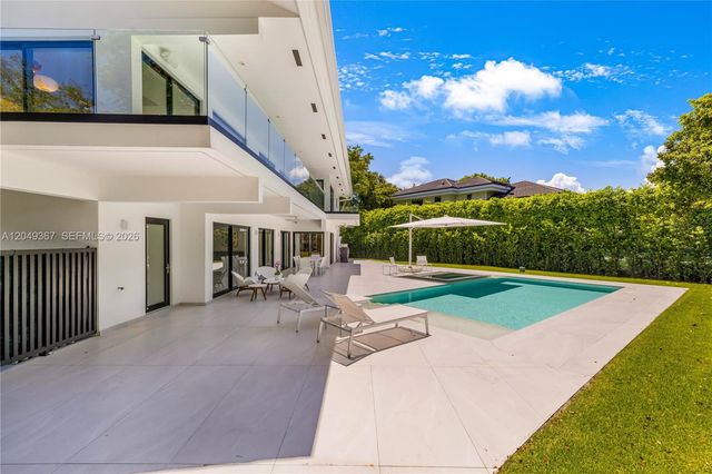7180 E Lago Drive, Coral Gables, FL 33143