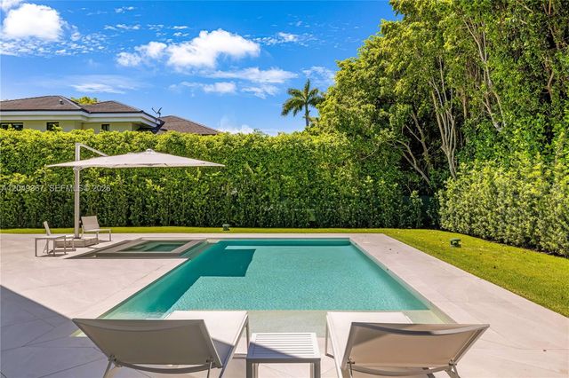 7180 E Lago Drive, Coral Gables, FL 33143