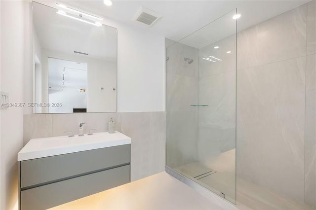 7180 E Lago Drive, Coral Gables, FL 33143