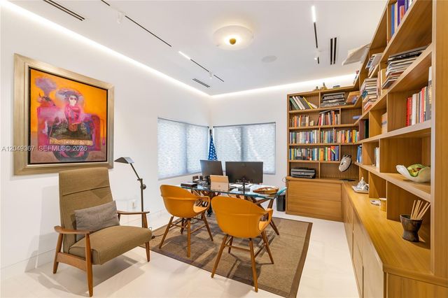 7180 E Lago Drive, Coral Gables, FL 33143