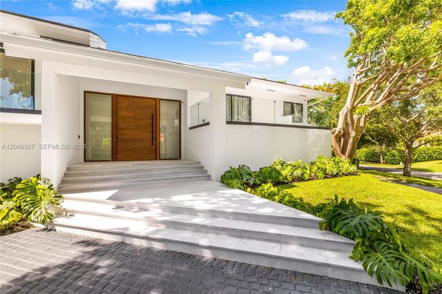 7180 E Lago Drive, Coral Gables, FL 33143