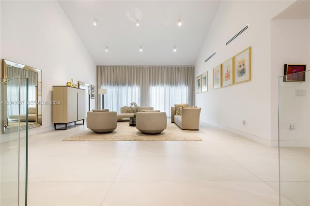 7180 E Lago Drive, Coral Gables, FL 33143