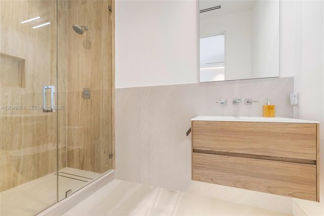 7180 E Lago Drive, Coral Gables, FL 33143
