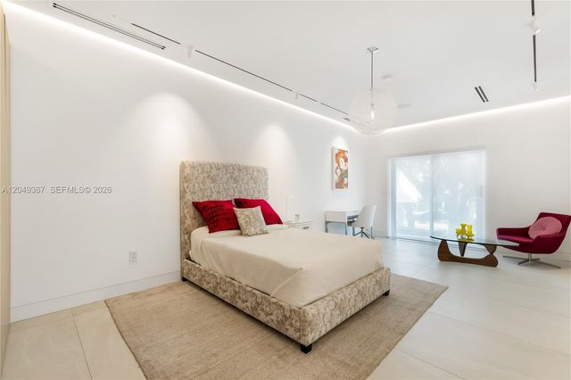 7180 E Lago Drive, Coral Gables, FL 33143