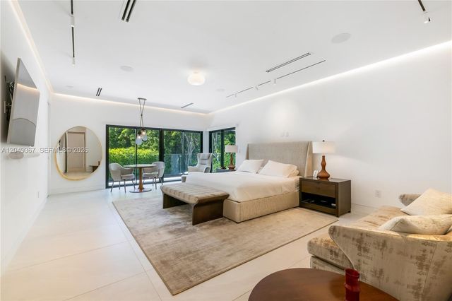 7180 E Lago Drive, Coral Gables, FL 33143