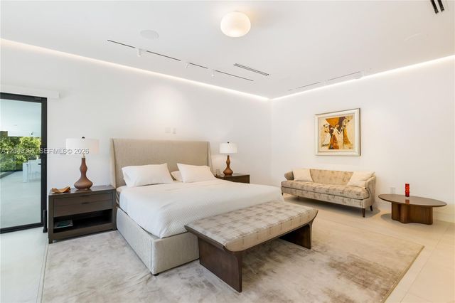 7180 E Lago Drive, Coral Gables, FL 33143