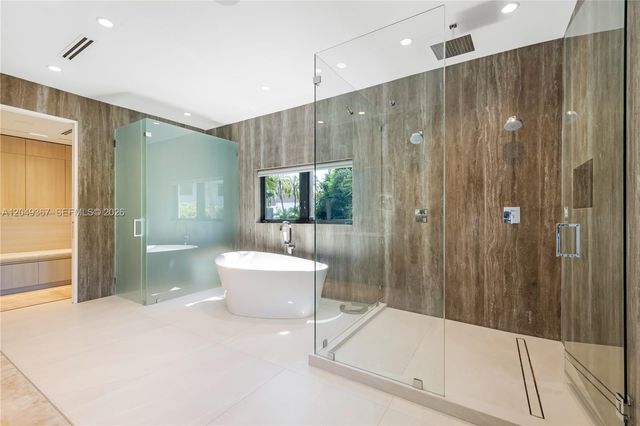 7180 E Lago Drive, Coral Gables, FL 33143