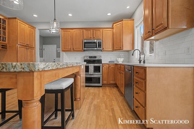 8700 Olde Meadow Drive NE, Rockford, MI 49341