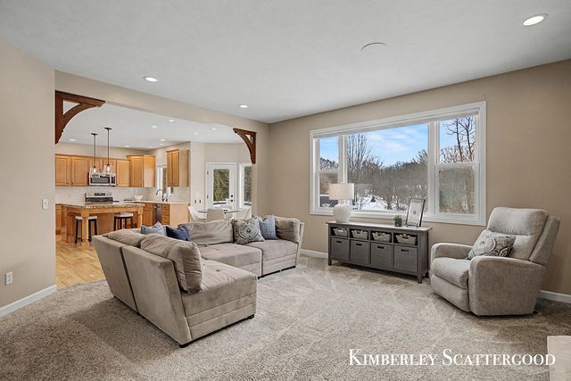 8700 Olde Meadow Drive NE, Rockford, MI 49341