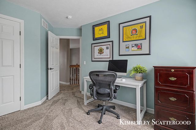 8700 Olde Meadow Drive NE, Rockford, MI 49341