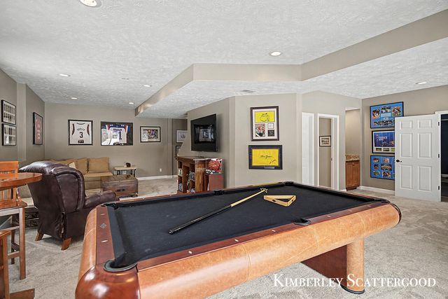 8700 Olde Meadow Drive NE, Rockford, MI 49341