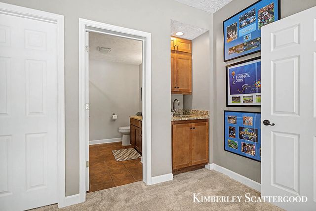 8700 Olde Meadow Drive NE, Rockford, MI 49341