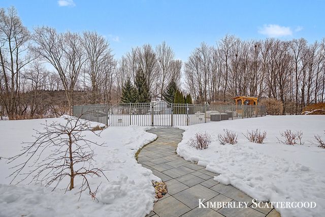 8700 Olde Meadow Drive NE, Rockford, MI 49341