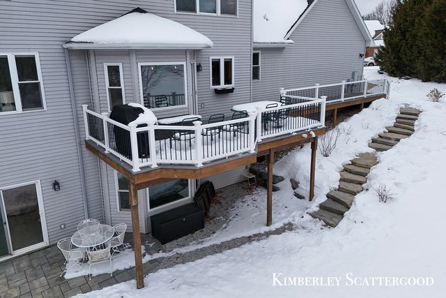 8700 Olde Meadow Drive NE, Rockford, MI 49341