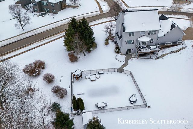 8700 Olde Meadow Drive NE, Rockford, MI 49341