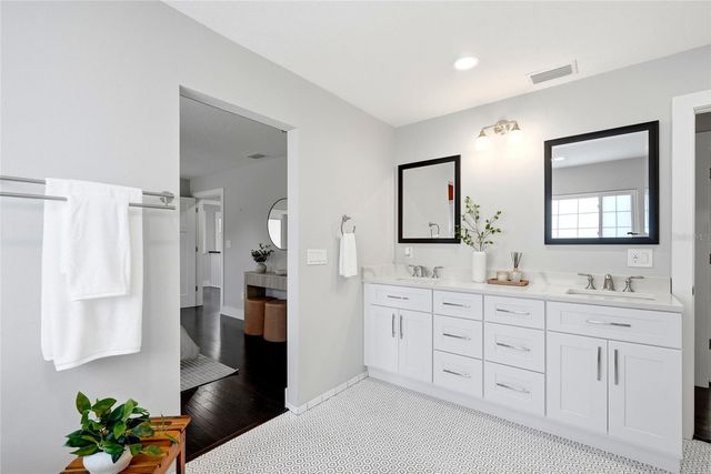 2720 10TH STREET N, St Petersburg, FL 33704