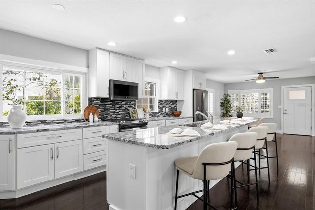 2720 10TH STREET N, St Petersburg, FL 33704