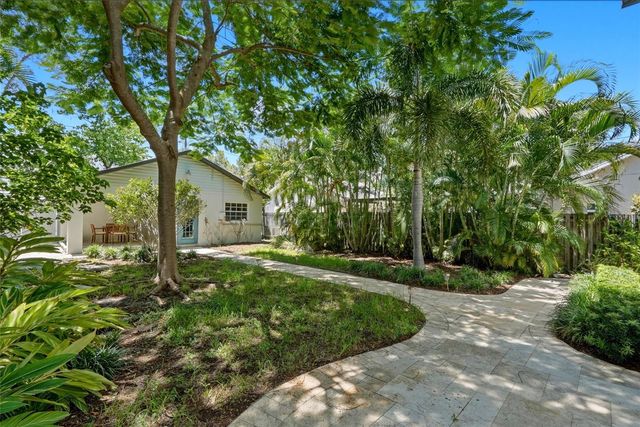 2720 10TH STREET N, St Petersburg, FL 33704