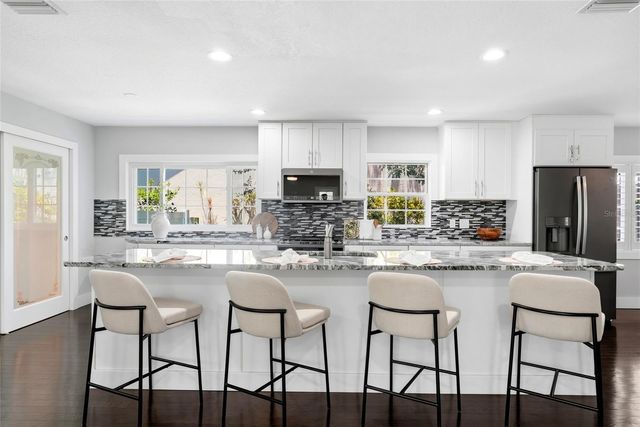 2720 10TH STREET N, St Petersburg, FL 33704