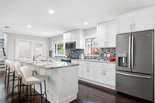 2720 10TH STREET N, St Petersburg, FL 33704