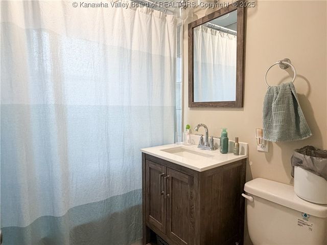 1009 Village Drive, South Charleston, WV 25309