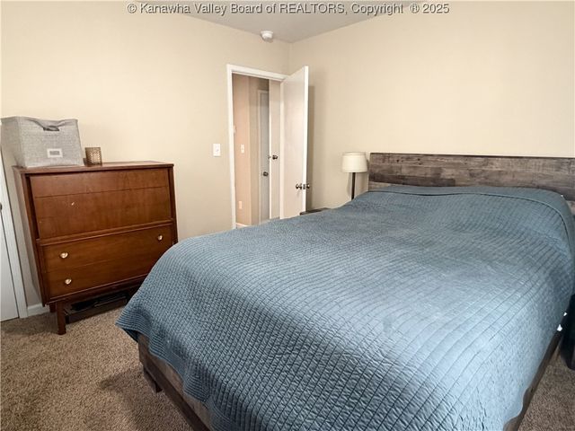 1009 Village Drive, South Charleston, WV 25309