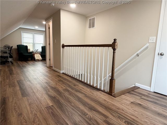 1009 Village Drive, South Charleston, WV 25309