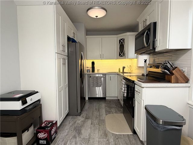 1009 Village Drive, South Charleston, WV 25309