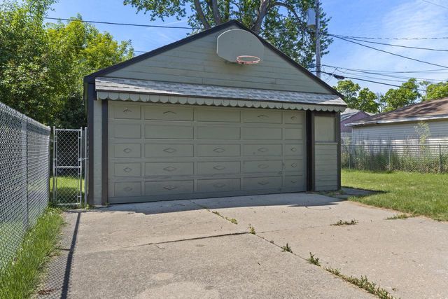 5331 N 61st STREET, Milwaukee, WI 53218
